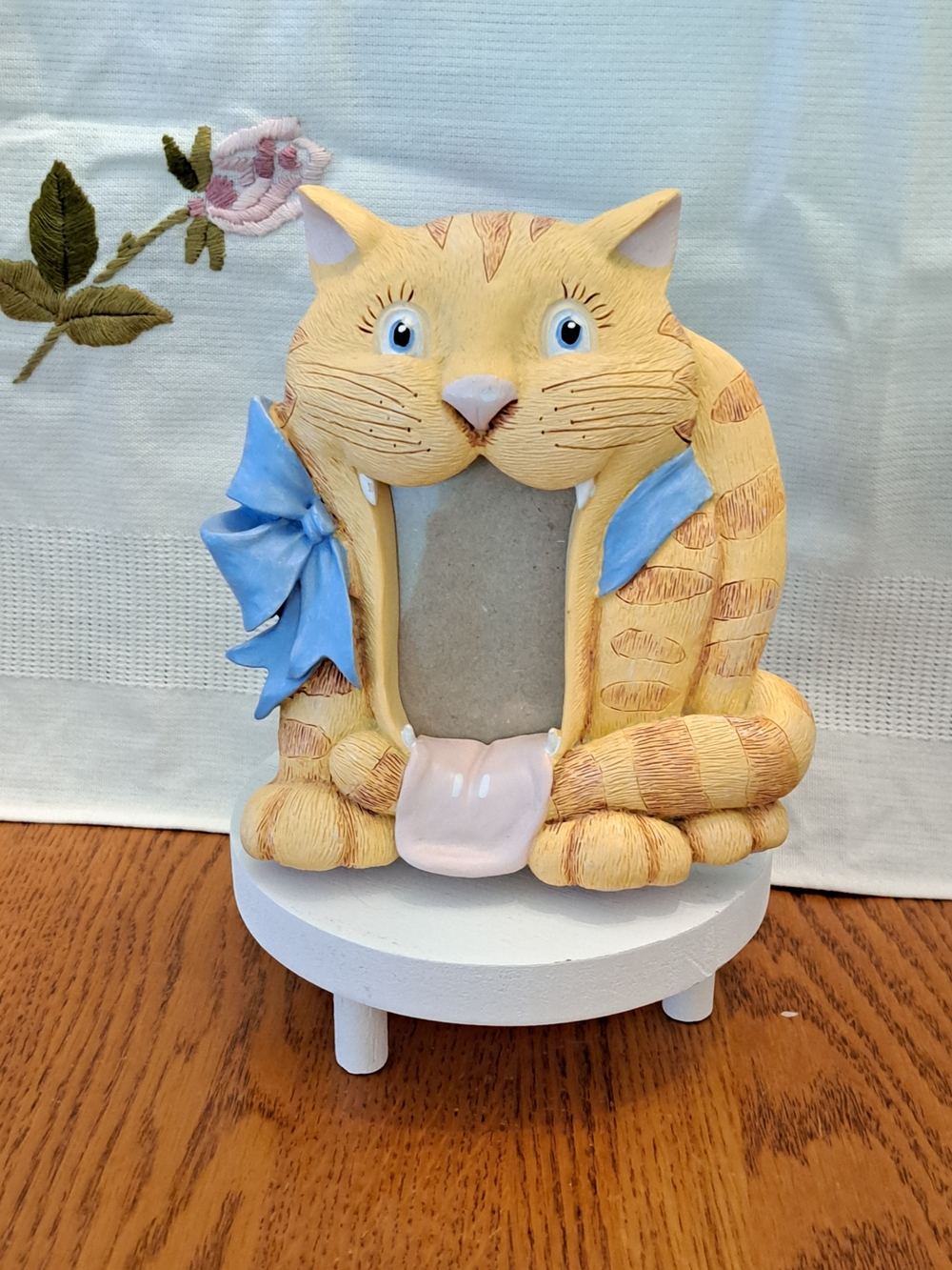 Vibtage Yellow Cat Photo Frame with Blue Bow